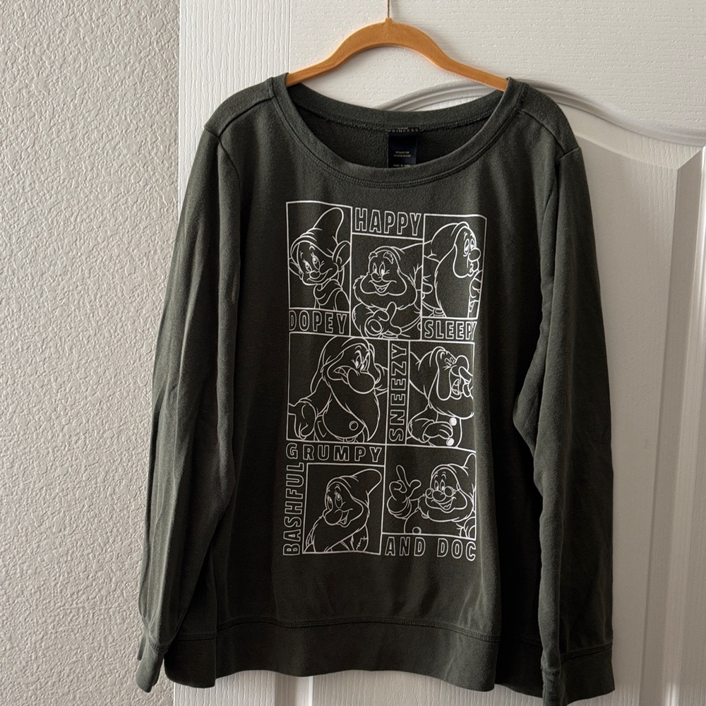 Torrid 3X Graphic Snow White Dwarfs Sweatshirt - Olive Green